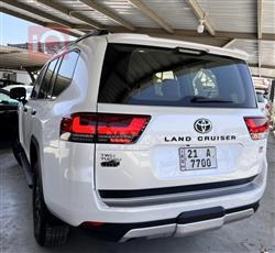 تۆیۆتا لاند کروزەر